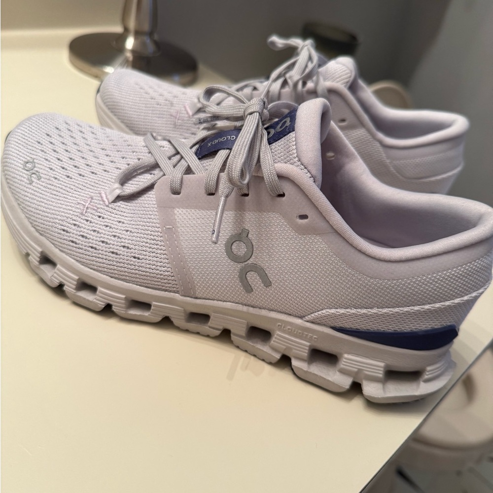 On Running Light Lavender/Gray Cloud X 4Trainers